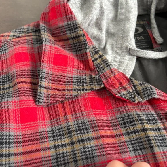 Oakley Mens Hooded Quilted Red Flannel Shirt Jacket Size M Plaid Patterned - Picture 14 of 14